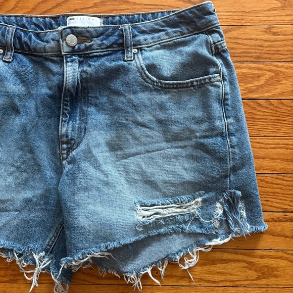 ASOS Shorter Length Denim Shorts with Heavy Rips - Picture 4 of 8
